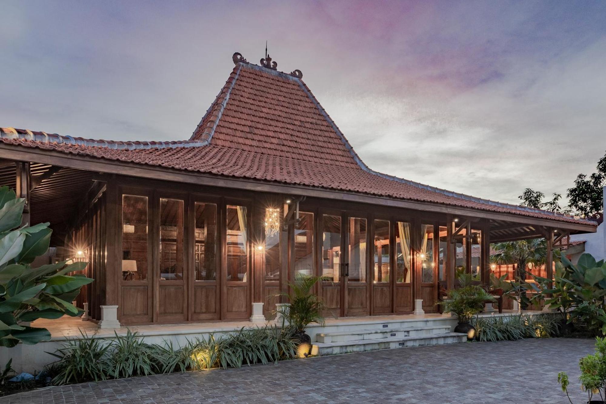 Gria Kerten Surakarta  Экстерьер фото